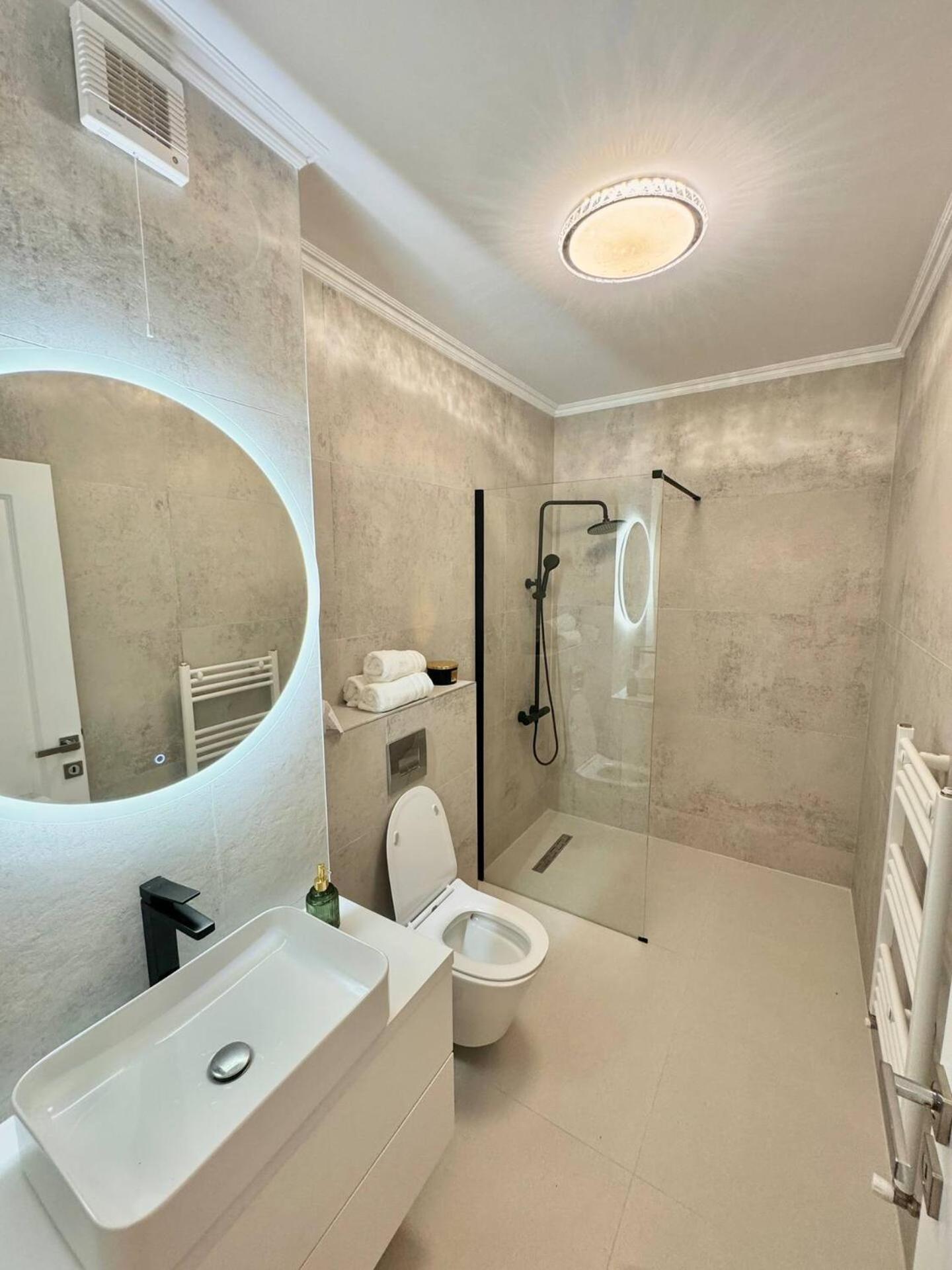 Lake View Luxury Apartament Cluj-Napoca Buitenkant foto